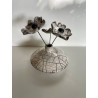 Esprit Zen pour cet ensemble  vase et fleurs en céramique Raku