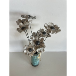 Décoration Originale avec ses petites fleurs en céramique Raku