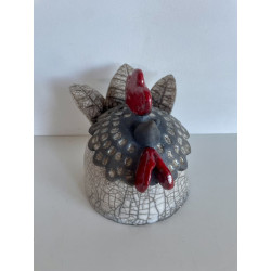 Trop mignonne cette boîte "Poule" en céramique raku, j'adore !