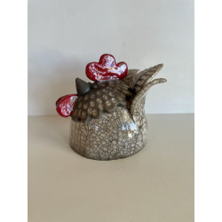 Trop mignonne cette boîte "Poule" en céramique raku, j'adore !