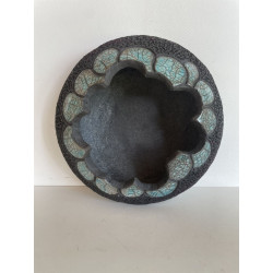 Bel objet décoratif et unique pour cette boîte en raku art déco