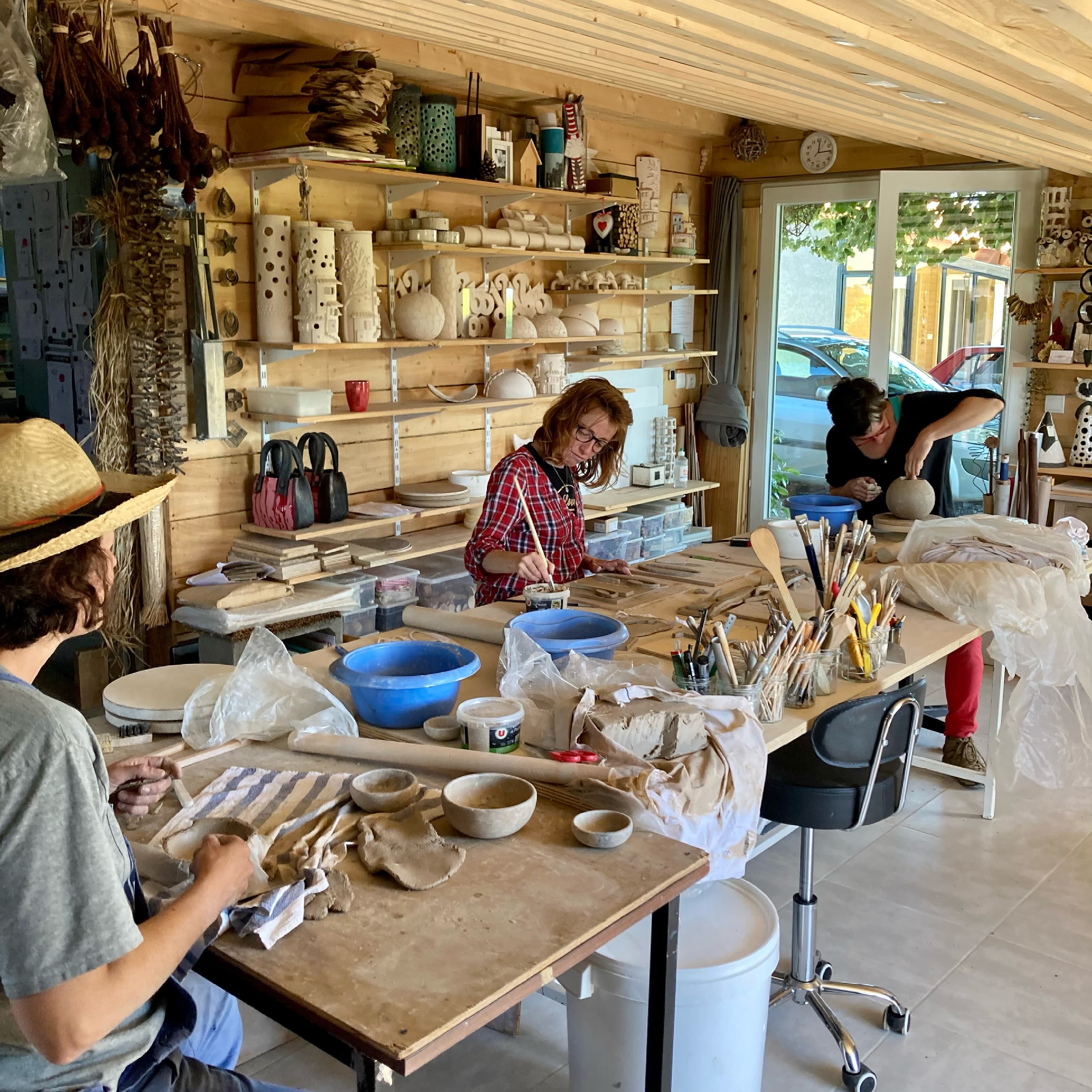 La réalisation des pièces dans l'atelier