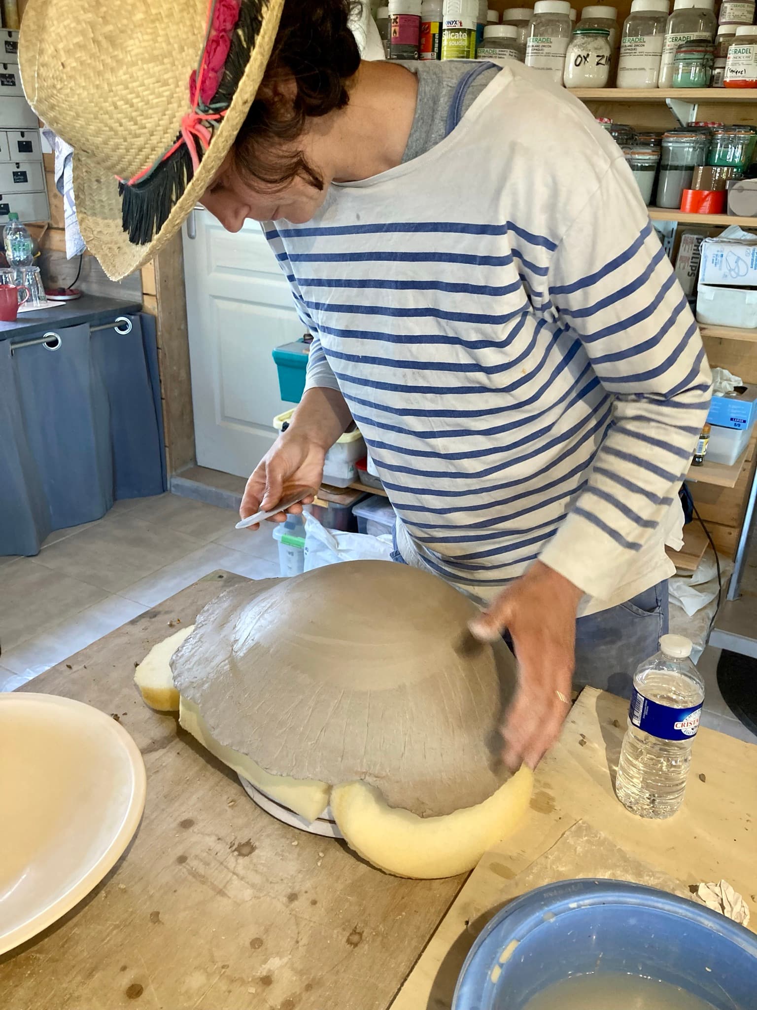 Modelage d'un grand plat pour Carole